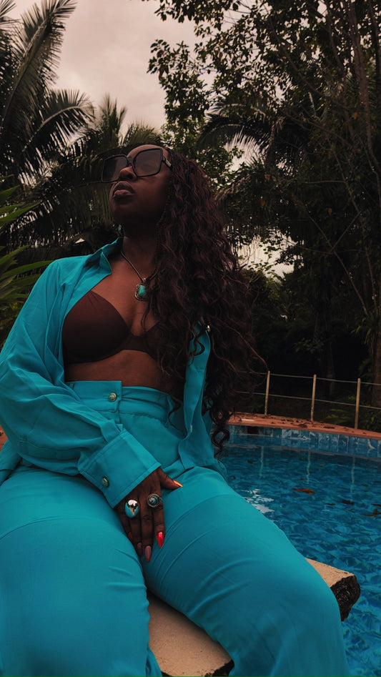 Relaxed Elegance for Travel Abroad